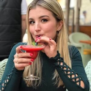 Meet your Posher, Julia